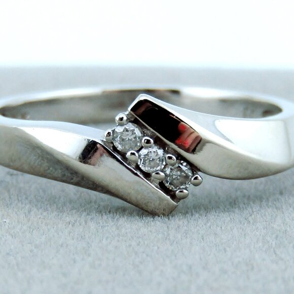 Natural Diamond Wedding Band Ring 10k White Gold Sz 5.25 Genuine Real - Picture 2 of 9